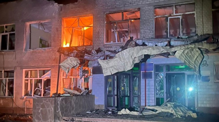 Масована атака БпЛА на Чернігів: загинув підліток, пошкоджено ліцей і житлові будинки