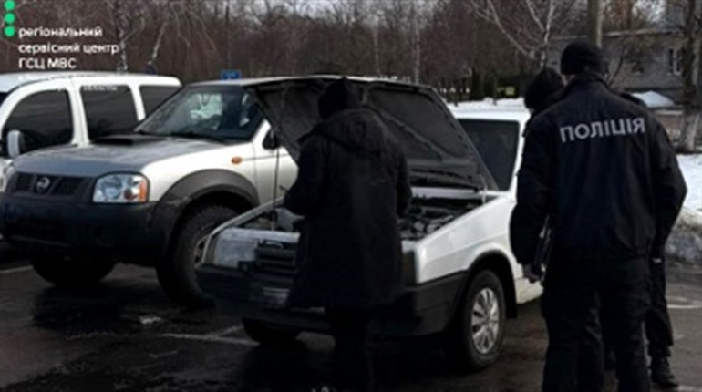 Купив авто і потрапив у халепу: в сервісному центрі на Житомирщині виявили авто в розшуку Інтерполу