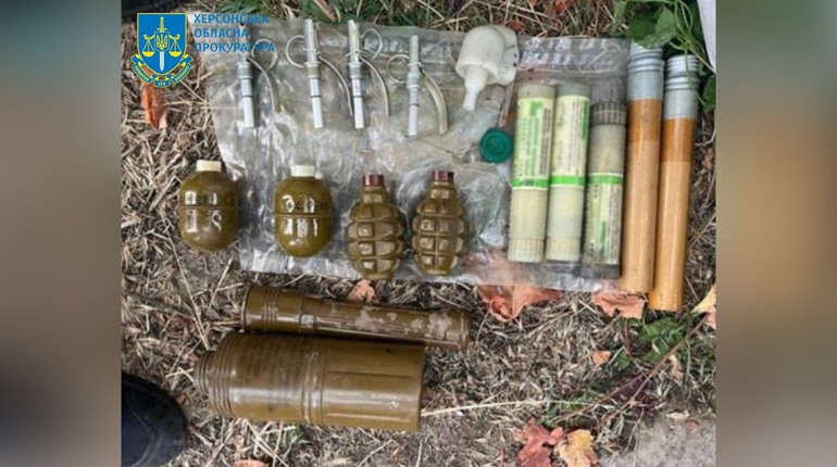 На Херсонщині затримали чоловіка, який продавав покинуту окупантами зброю