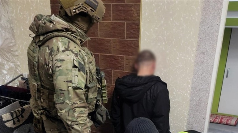 Трьох звягелян підозрюють у вимаганні грошей у важкопораненого воїна та його дружини