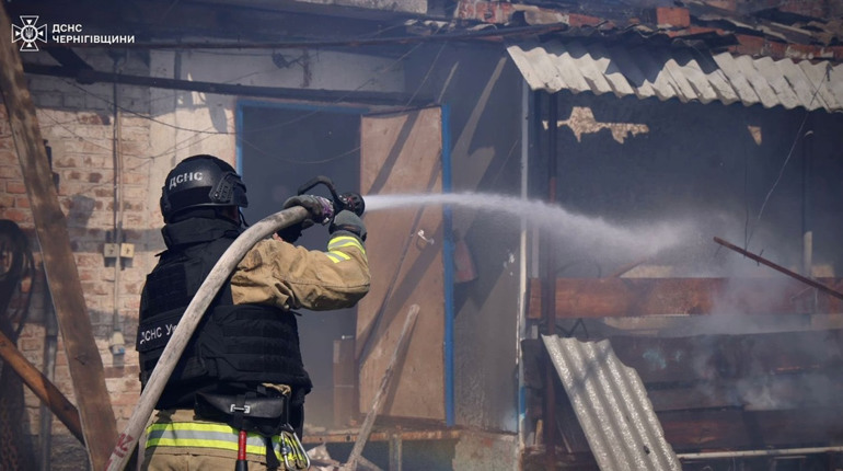 Добове зведення: атака на Чернігів, влучання в адмінбудівлі, поранені цивільні