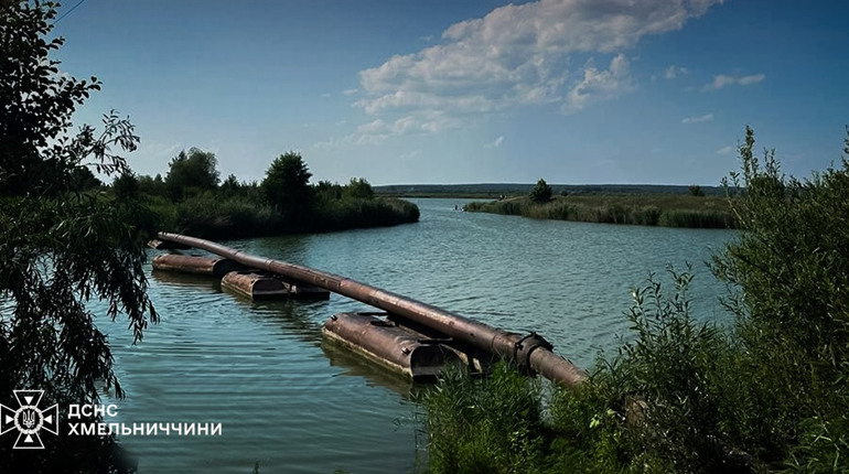 Пошуки тривали три дні: у Нетішині рятувальники дістали з озера тіло підлітка