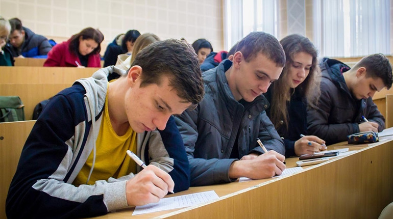 Українці писатимуть диктант національної єдності