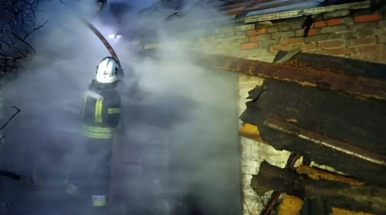 Рятувальники ліквідували загоряння будинку на Пологівщині