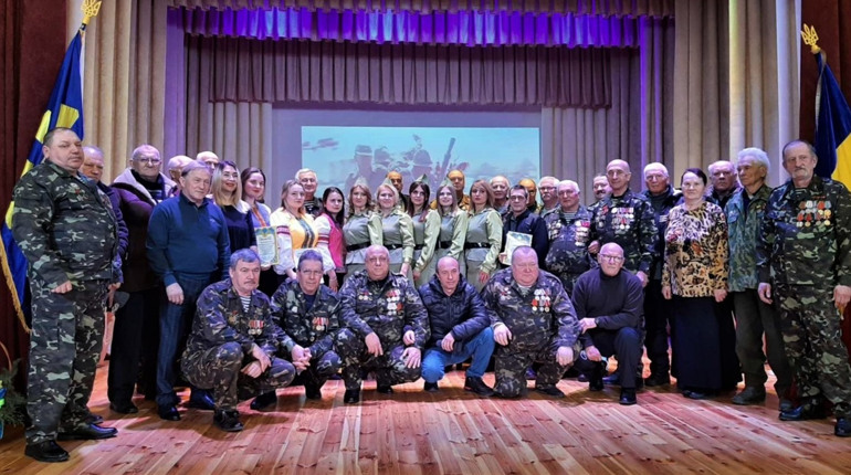Віват, шураві: у Біляївці з нагоди свята вшановували воїнів-інтернаціоналістів усієї громади