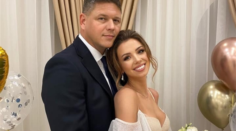 Херсонка Настя «з собачкою з Уханя» вийшла заміж за голову Державної міграційної служби
