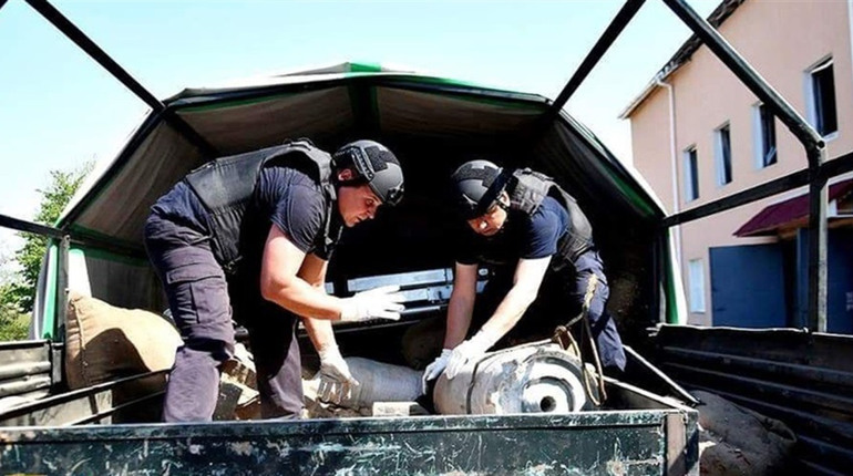 Дві авіобомби знайшли рятувальники після ранкової повітряної тривоги на Одещині