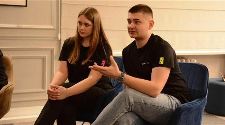 Глухівчанин курує демократичні клуби на Сумщині. Як вони працюють?