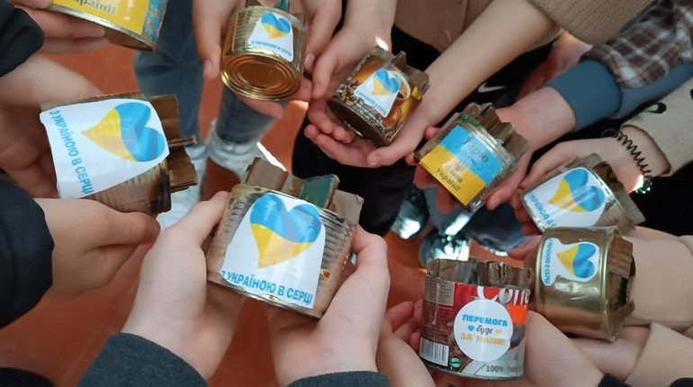 Не словом, а ділом: як учні та педагоги Великояромирського ліцею допомагають воїнам