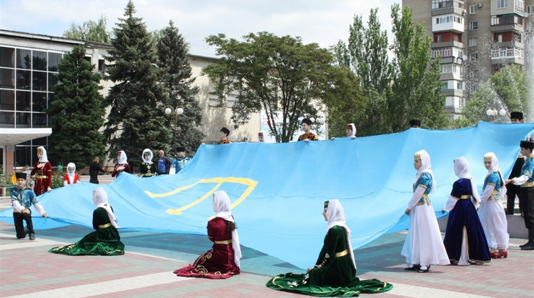 Родного Крыма нас роднит святое притяженье