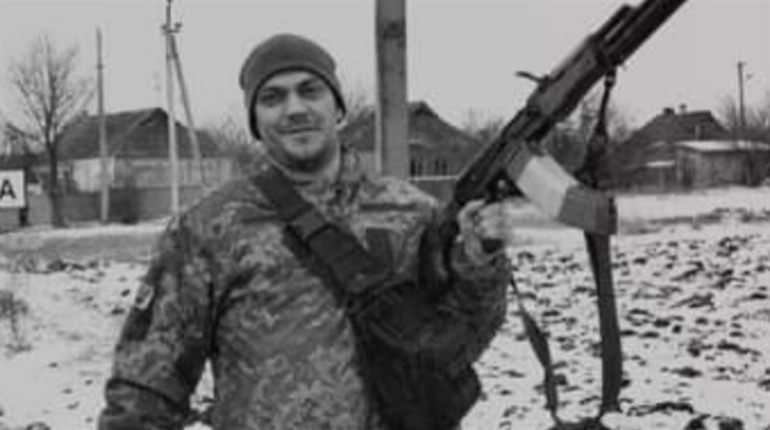 У Новороманівці попрощалися з 30-річним воїном Миколою Сідоровим