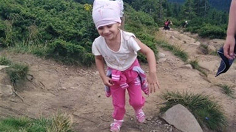 Трирічна чортківчанка Владислава Ковальська самостійно зійшла на Говерлу