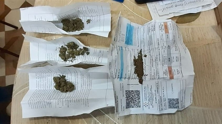 В Южноукраїнську затримано співробітника колонії , який збував наркотики на території установи