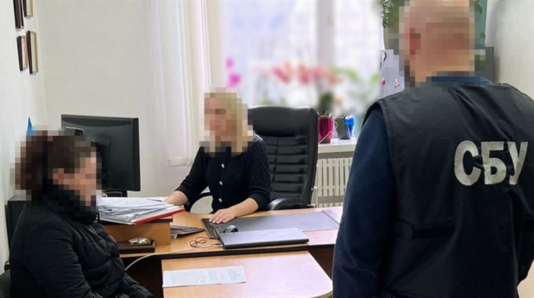 Затримали двох колаборанток з Херсонщини, які входили до окупаційних «виборчкомів»