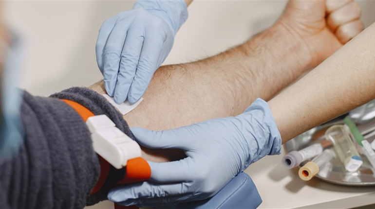 Де здати кров у травні: коли мобільна бригада приїде до Первомайська