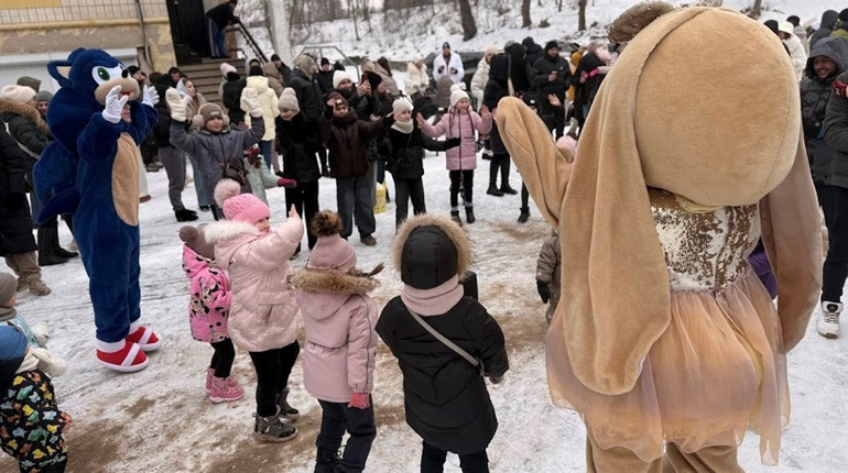 Тепло серед зими: зустріч у парку об’єднала первомайців заради перемоги. Фоторепортаж