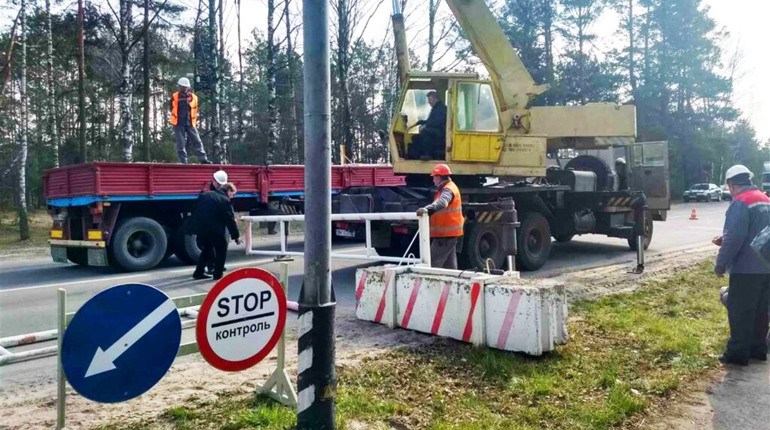 У Вараші та в Заболотті поставили контрольно-пропускні пункти для запобігання поширенню коронавірусу