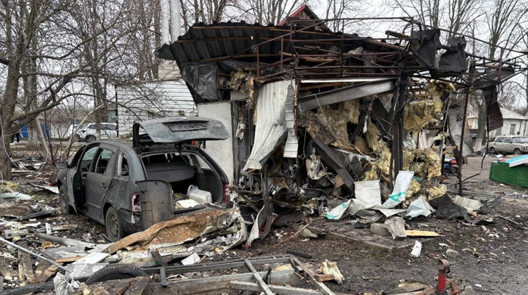 Поранені в Шевченковому, зруйновані будинки після удару КАБ: наслідки обстрілів на ранок 1 квітня