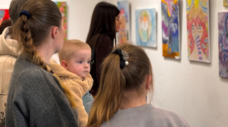 Творчий звіт Kat.rina Art: первомайські таланти презентували свої роботи в центрі Миколаєва