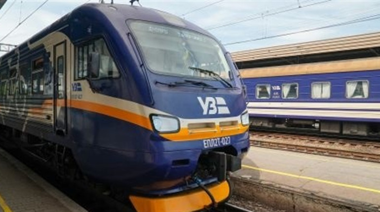 Через станцію Бар курсують пасажирські поїзди: що відомо про зміни руху поїздів з 22 січня