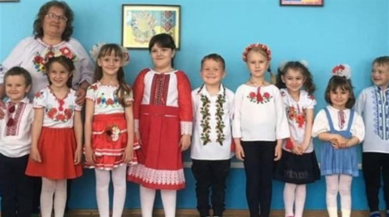 Барвінчата дізналися, що означають кольори на їх вишиванках