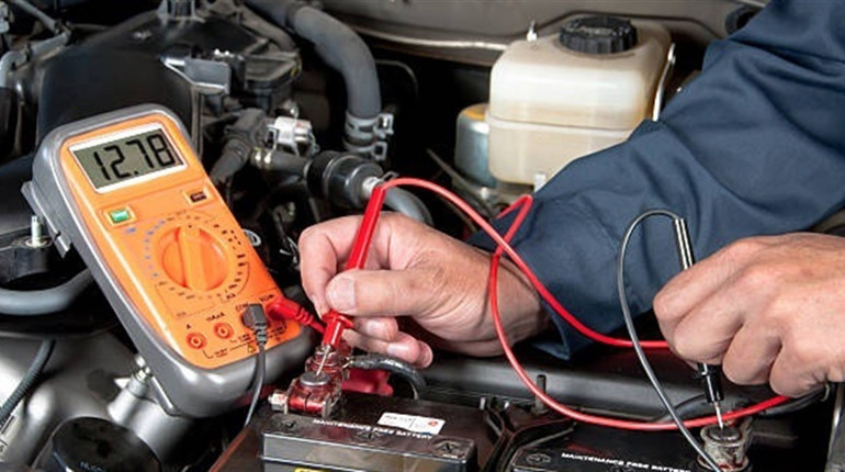 Коли машина раптом «сідає»: що потрібно знати про генератор