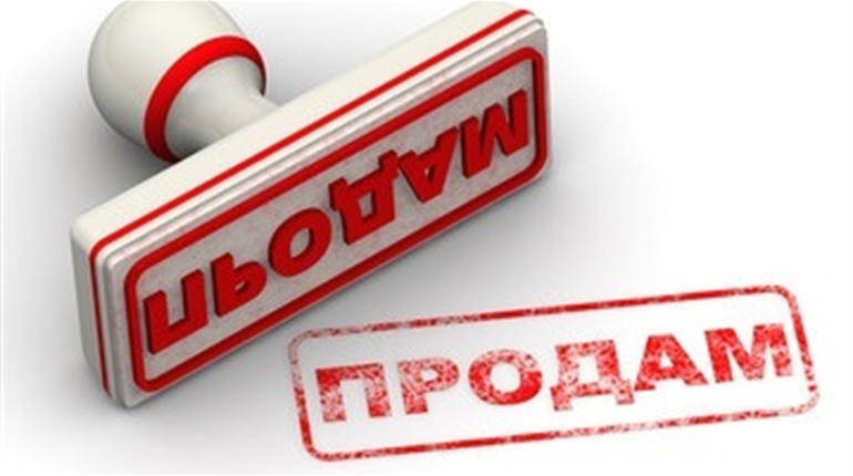 Продаються бригадний будинок та сарай