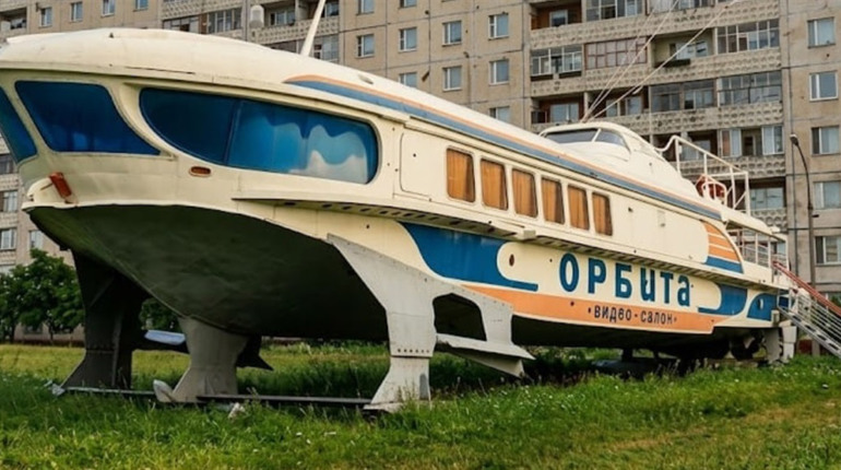 Кінотеатр, тир і місце для побачень: історія катера «Орбіта» у спогадах мешканців Південноукраїнська