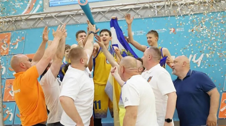 Школярі Південнівського ліцею №3 здобули золото на Всеукраїнських змаганнях з баскетболу (ФОТО)