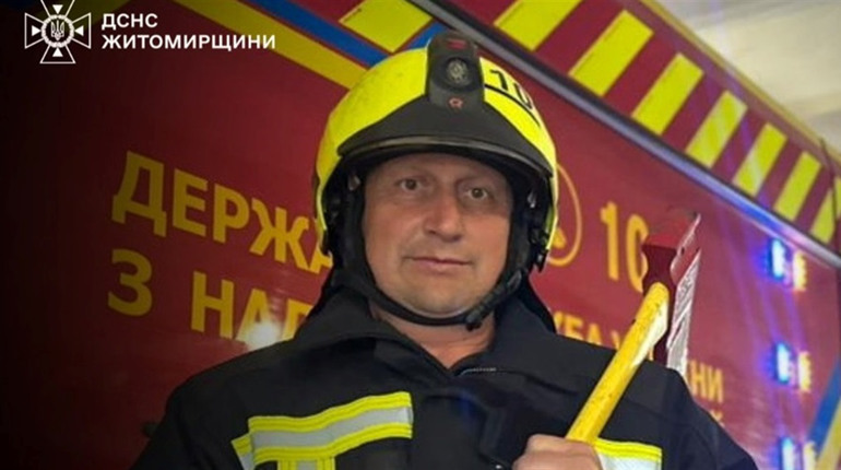 "Думаєш не про себе, а про людей": історія рятувальника Віктора Тинного, який 22 роки йде у вогонь