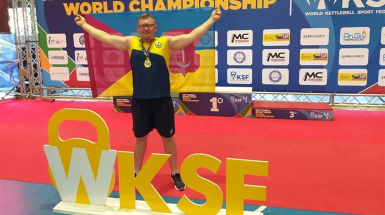Важкоатлет зі Сватівщини Максим Муратов став двічі чемпіоном світу з гирьового спорту: подробиці