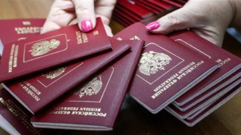 У Новій Каховці видають паспорти РФ