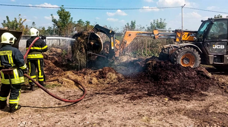 На Черкащині рятувальники ліквідували пожежу сіна в тюках