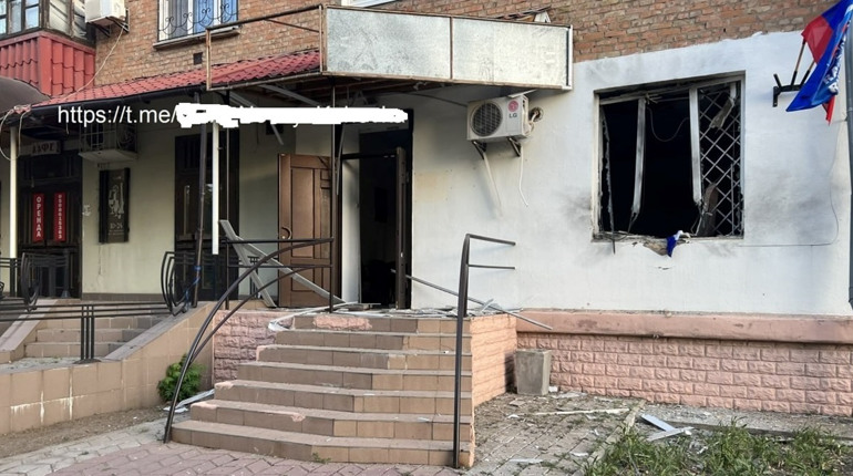 У Новій Каховці на Херсонщині підірвали штаб партії «єдіная роССія»