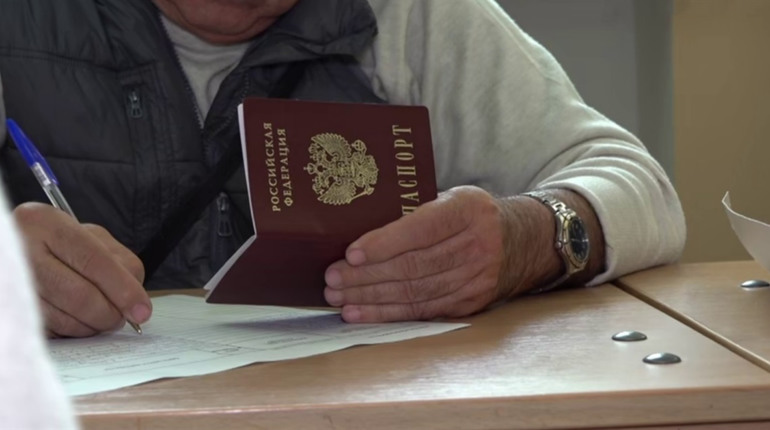 Закликав брати участь у псевдореферендумі: жителю Херсонщини повідомили про підозру