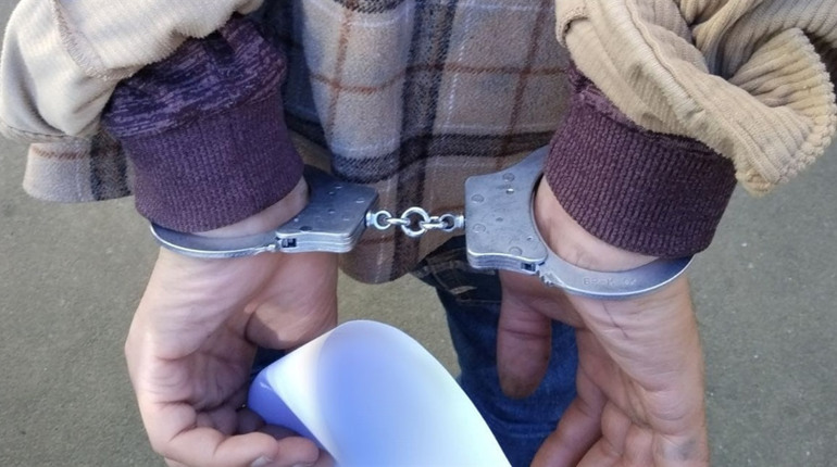 Попросив допомоги, а потім побив і пограбував: в Одесі поліція затримала нападника