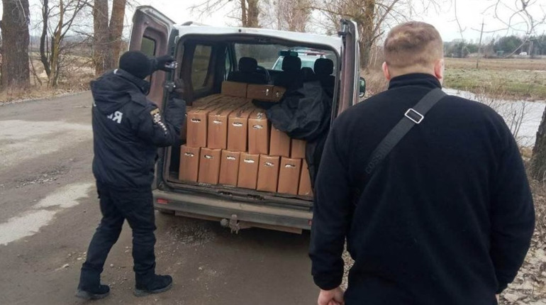 У жителя Сарн вилучили пів тонни підакцизних напоїв без документів