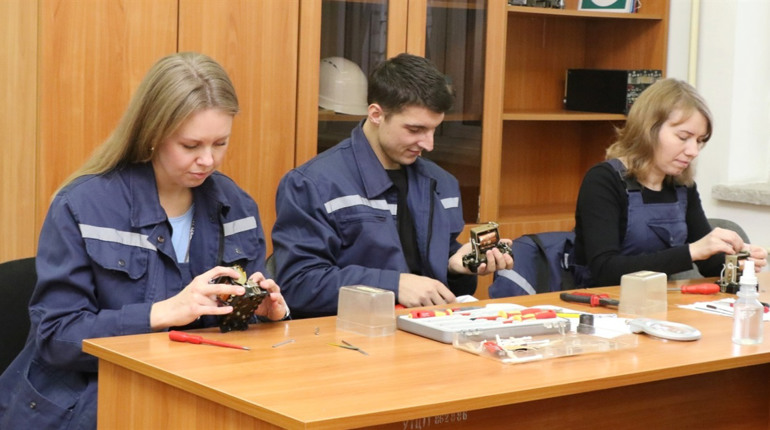 На Хмельницькій АЕС визначили кращого електромонтера