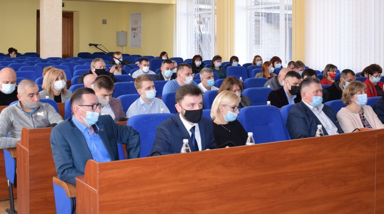 Початок сесії: зміни до порядку денного і питання зарплатні Боровця