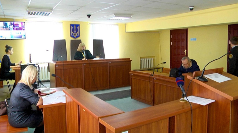 У Сватовому розпочався суд над водієм вантажівки, яка у листопаді 2018 протаранила чотири автомобілі