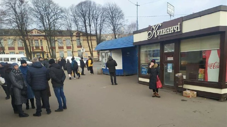 Торгівельний хаос на Привокзалці: відтепер поліція вилучатиме товар