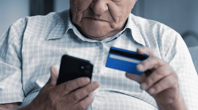 У Глухові пенсіонер став жертвою інтернет-шахраїв і втратив 1500 доларів