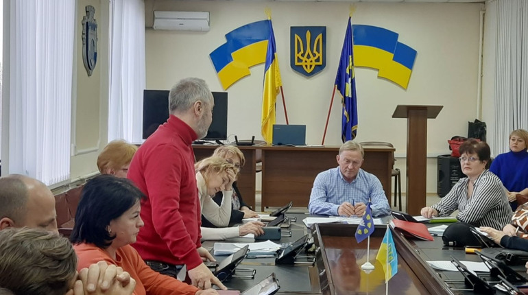 На спільних засіданнях депутатських комісій говорили про безпритульних собак: вийшло трагікомічно