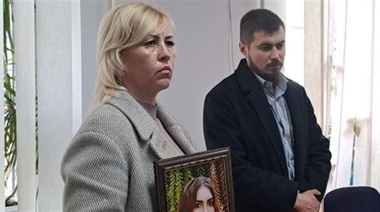 Довічне ув'язнення: у Кропивницькому оголосили вирок у справі вбивства 16-річної Діани Хріненко