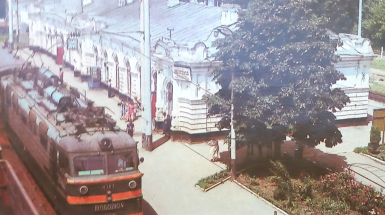 Тимчасово припиняється рух приміських поїздів 6313/14 та 6317/18 по станції Долинська