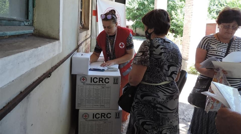 Мешканці Попаснянщини отримали гуманітарну допомогу від Червоного Хреста