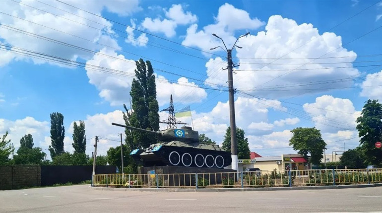 У Біляївці ініціюють перенесення танку на Лобанівці: запрошують до обговорення мешканців, опитування