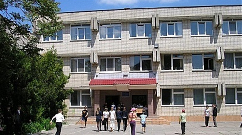В якій херсонській школі найбільше відмінників за 2021 рік? Вона увійшла до десятки кращих в Україні