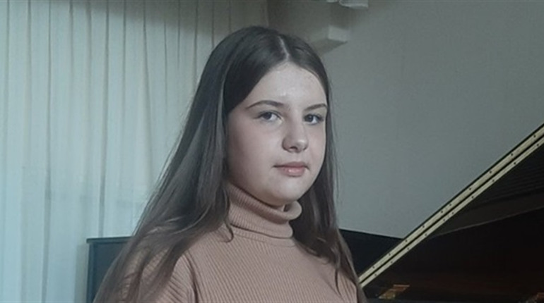 Глухівська музикантка перемогла в міжнародному конкурсі з піснею про українських військових (ВІДЕО)