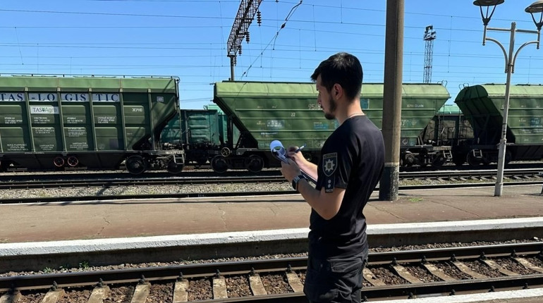 В Одесі чоловік отримав удар струмом на даху вагона: поліція з’ясовує обставини